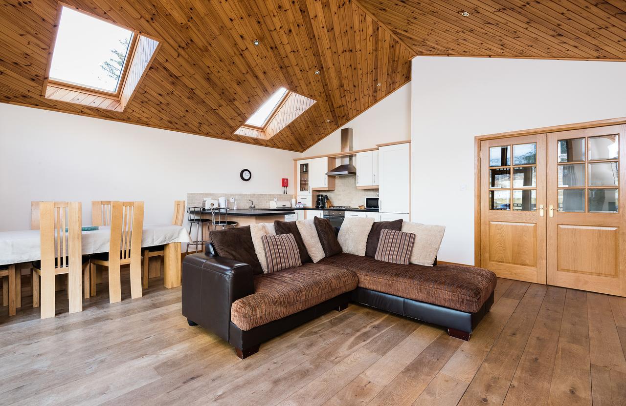 Lodge 9 Glengoulandie Lodges 애버펠디 외부 사진